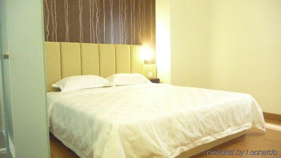 Tavernew Hotel Guangzhou Room photo