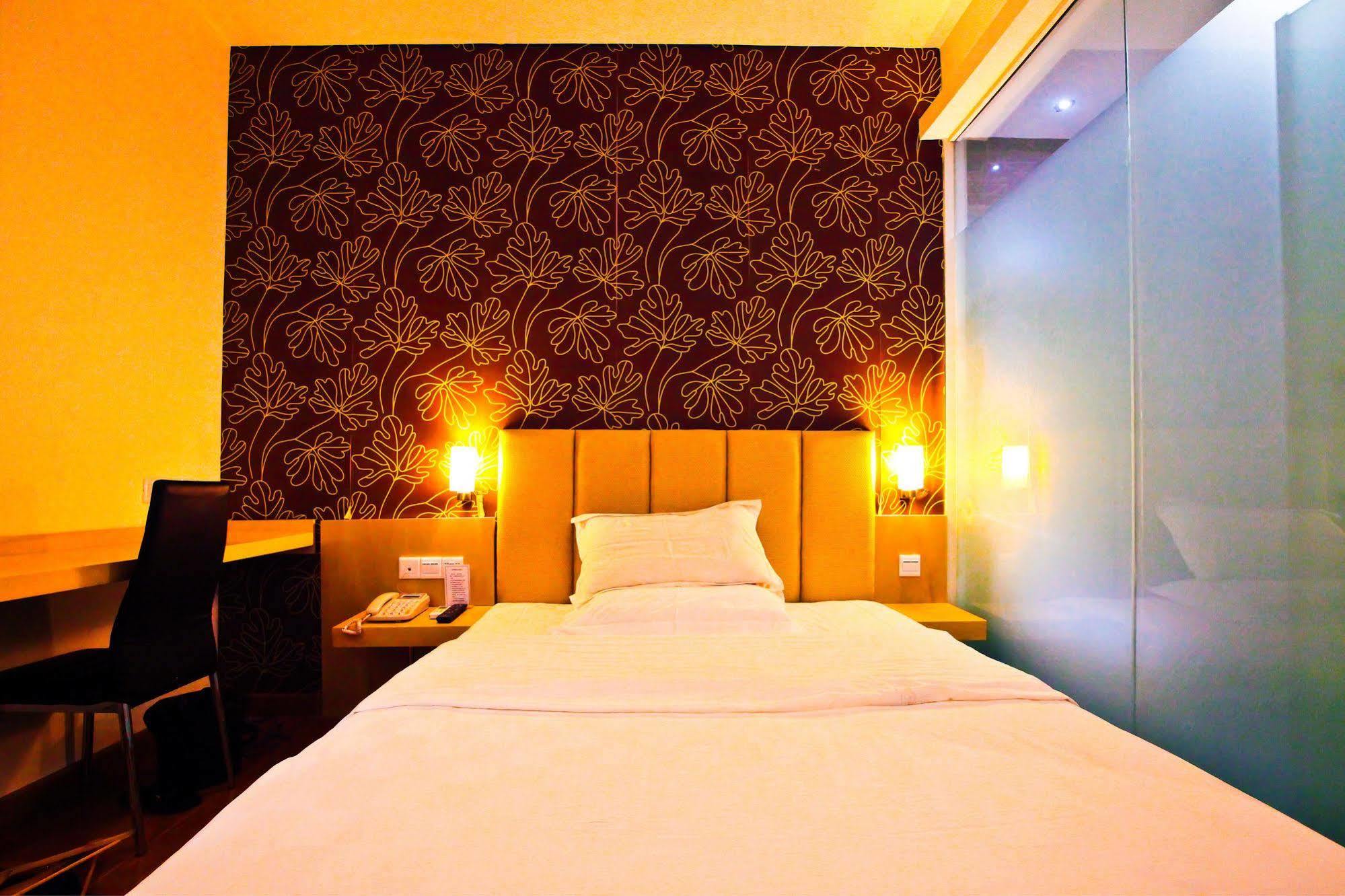 Tavernew Hotel Guangzhou Exterior photo